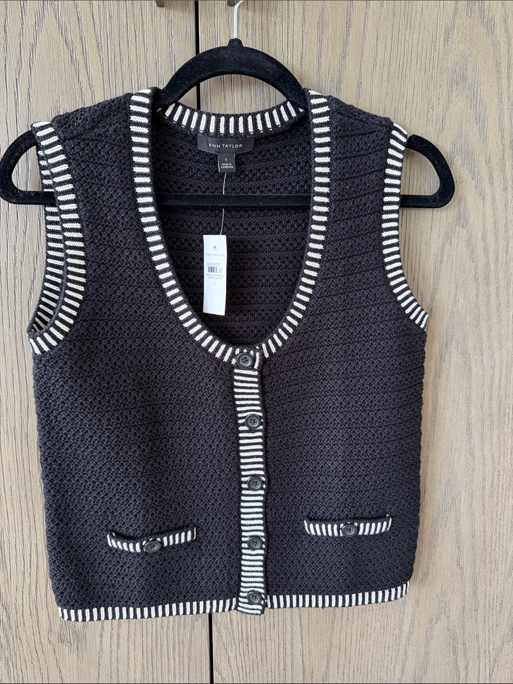 NWT Ann Taylor Black Knit Sleeveless Cardigan Vest with White Stripe Trim size S